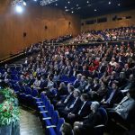 Widok pełnej sali w teatrze Jana Kochanowskiego w Opolu