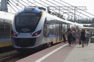 zdjęcie pociągu szynowego - Impuls