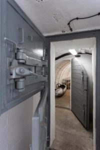 Wnętrze bunkra przekształconego na muzeum w Kędzierzynie Koźlu